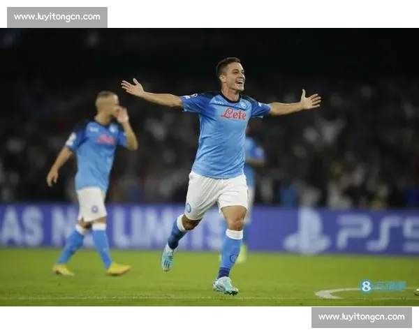 家与荣耀：拉斯帕多里泪别那不勒斯，双冠王传奇镌刻永恒